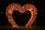 Valentýnské srdce na kruhovém objezdu v Ostravě-Hrabůvce.