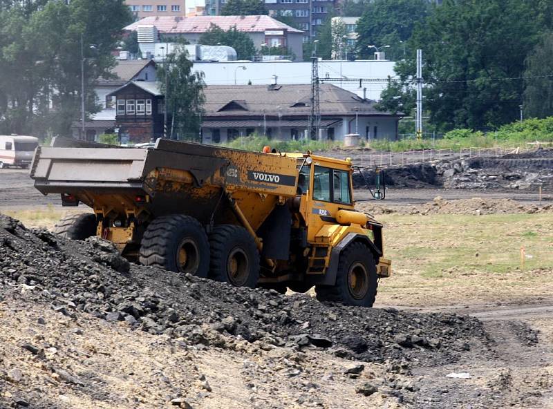 Výstavba Nové Karoliny v létě 2008