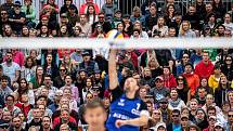 Turnaj Pro Tour kategorie Elite v plážovém volejbalu, 29. května 2022 v Ostravě. Finálové utkání mužů. Diváci.