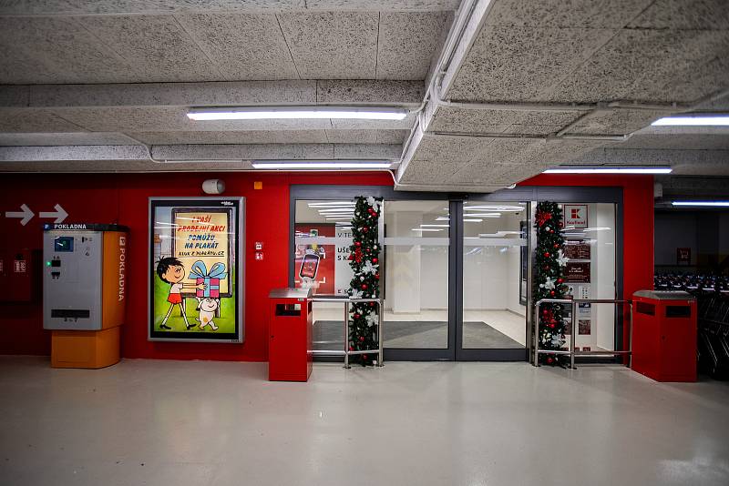 Nově zmodernizovaný Kaufland, 29. listopadu 2022, Frýdek-Místek.