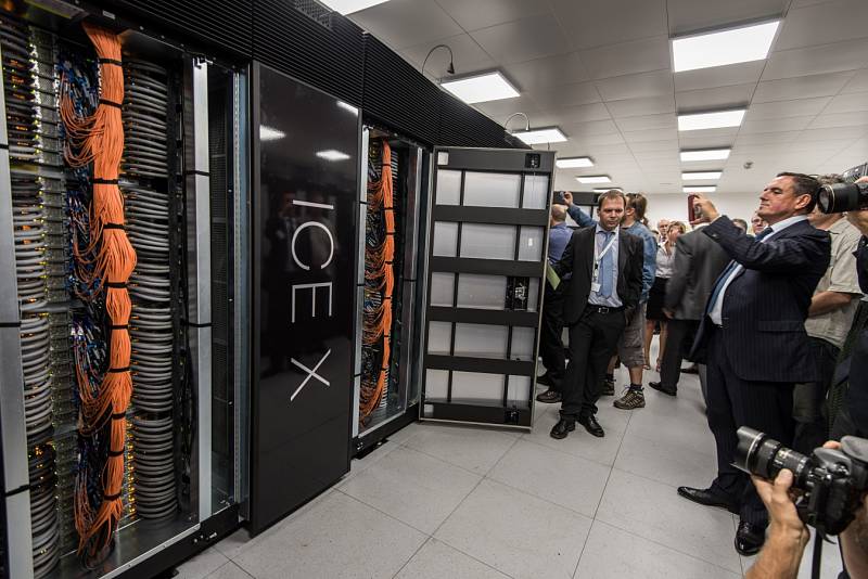 Jeden z nejvýkonnějších superpočítačů na světě byl oficiálně spuštěn na VŠB-Technické univerzitě Ostrava. 