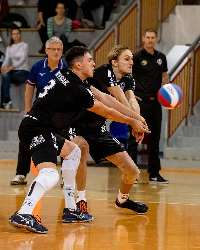 Regionální derby pod vysokou sítí mají vždy náboj. Takhle probíhala v minulé sezoně. V nových ročních extraligy dojde 2. října k souboji volejbalistek Sokol Frýdek-Místek - TJ Ostrava, zápas mužů Black Volley Beskydy - VK Ostrava se bude hrát 9. října.