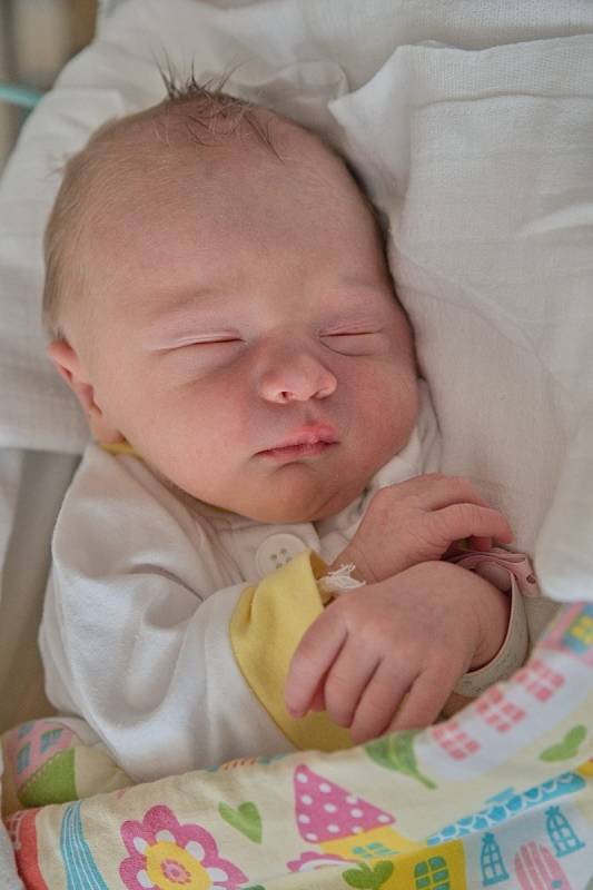 Ella Richter, Karviná, narozena 22. června 2022 v Karviné, míra 48 cm, váha 3010 g. Foto: Marek Běhan