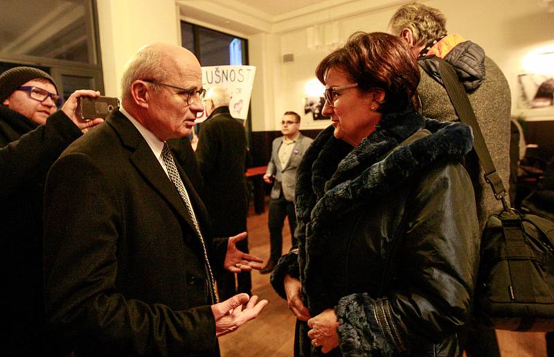 Kandidát na prezidenta Jiří Drahoš se setkal s občany v Ostravě.