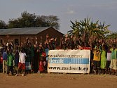 Skupina lékařů z našeho kraje pomáhá již několik let v africké Malawi. A Deník o tom pravidelně informuje.