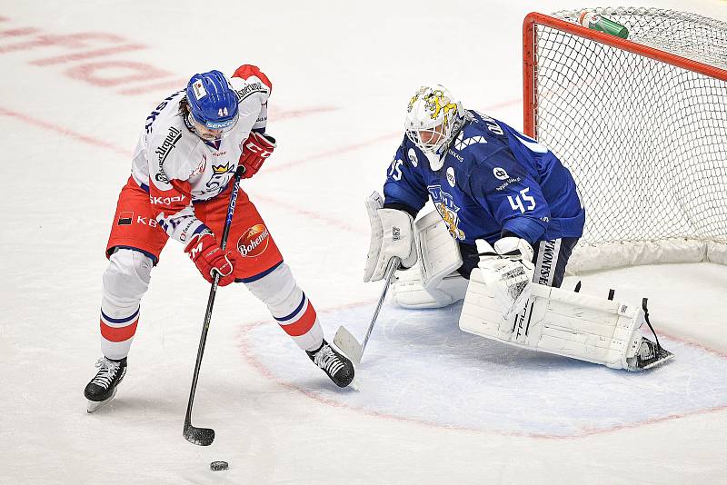 České hokejové hry, turnaj Euro Hockey Tour, utkání ČR - Finsko, 28. dubna 2022 v Ostravě. (zleva) Matěj Sktránský z Česka a brankář Finska Olkinuora Jussi.