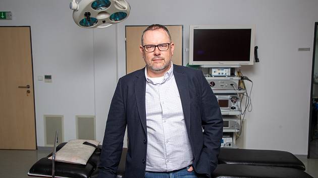 Lékař ortopedické ambulance MUDr. Tomáš Pavliska, 7. dubna 2022 v Ostravě.