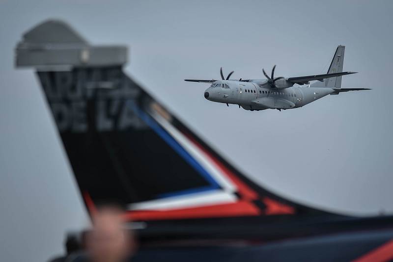 Přílet letadel na letiště Leoše Janáčka, kde se uskuteční Dny NATO, 13. září 2018.