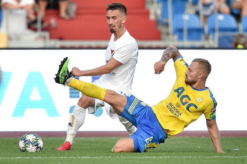 Utkání 3. kola první fotbalové ligy: FC Baník Ostrava - FK Teplice, 26. července 2019 v Ostravě. Na snímku (zleva) Josef Celba a Jakub Hora.