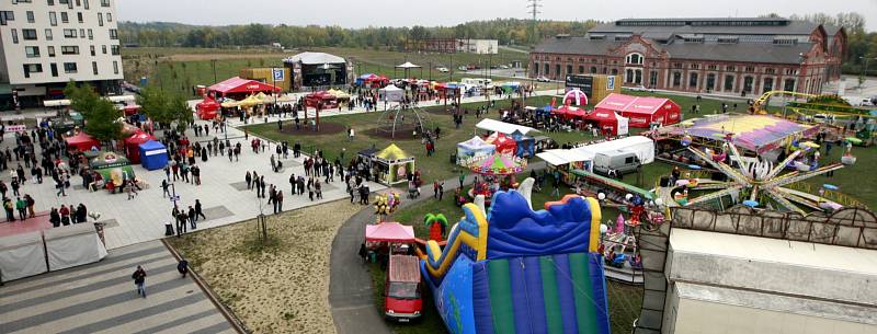 Druhý ročník pivního festivalu Oktobe(e)rfest v areálu obchodního centra Forum Nová Karolina v Ostravě.