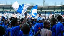 FC Baník Ostrava - 1.SC Znojmo.Radost, oslavy fanoušků baníku.Postup do 1. ligyfanoušci oslavovali na hřišti společně s baníkovskými hráči