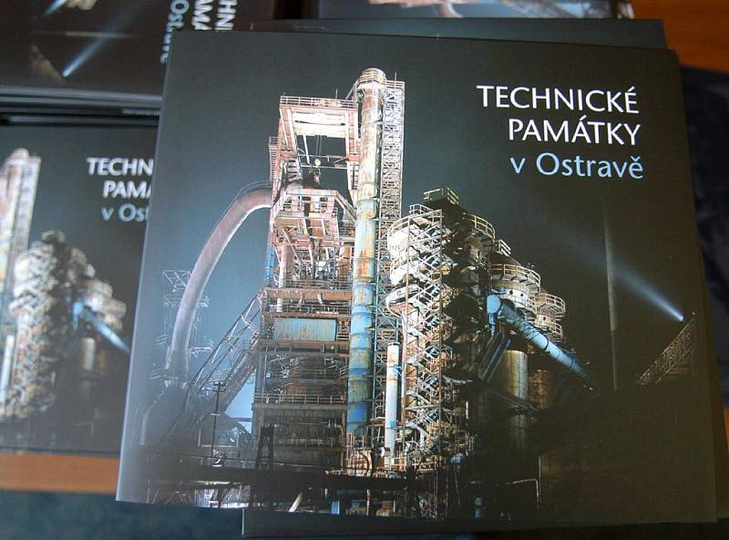 Křest uvedl do světa novou knihu o technických památkách v Ostravě