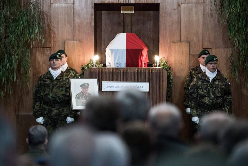 Poslední rozloučení s jedním z nejvýznamnějších veteránů 2. světové války Mikulášem Končickým v Ostravě.