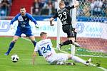 Utkání 4. kola nadstavby první fotbalové ligy, skupina o titul: FC Baník Ostrava - SK Slavia Praha, 19. května 2019 v Ostravě. Na snímku (zleva) Jan Laštůvka, Václav Procházka, Petr Ševčík.