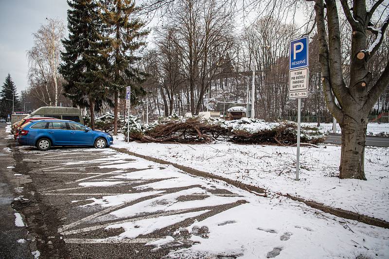 Parkování v obvodu Slezská Ostrava, sídliště Kamenec, leden 2021.