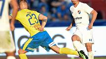 Utkání 3. kola první fotbalové ligy: FC Baník Ostrava - FK Teplice, 26. července 2019 v Ostravě. Na snímku (zleva) Jakub Hora a Josef Celba.