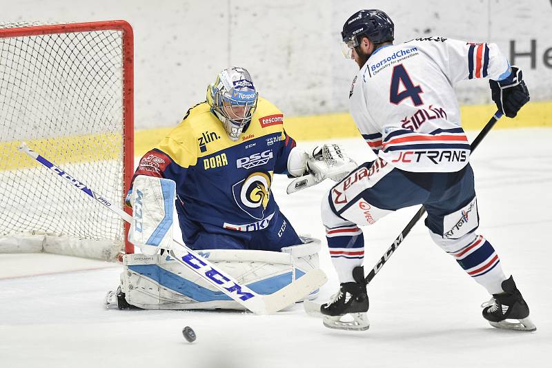 Utkání 32. kola hokejové extraligy: HC Vítkovice Ridera - PSG Berani Zlín, 4. ledna 2019 v Ostravě. Na snímku (zleva) Štůrala Tomáš a Petr Šidlík.