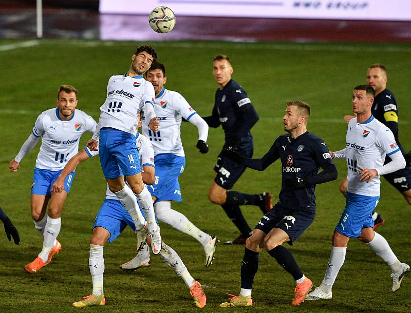 Utkání 8. kola první fotbalové ligy: FC Baník Ostrava - FC Slovácko, 20. ledna 2021 v Ostravě. (střed) José Mena Rodríguez z Ostravy.