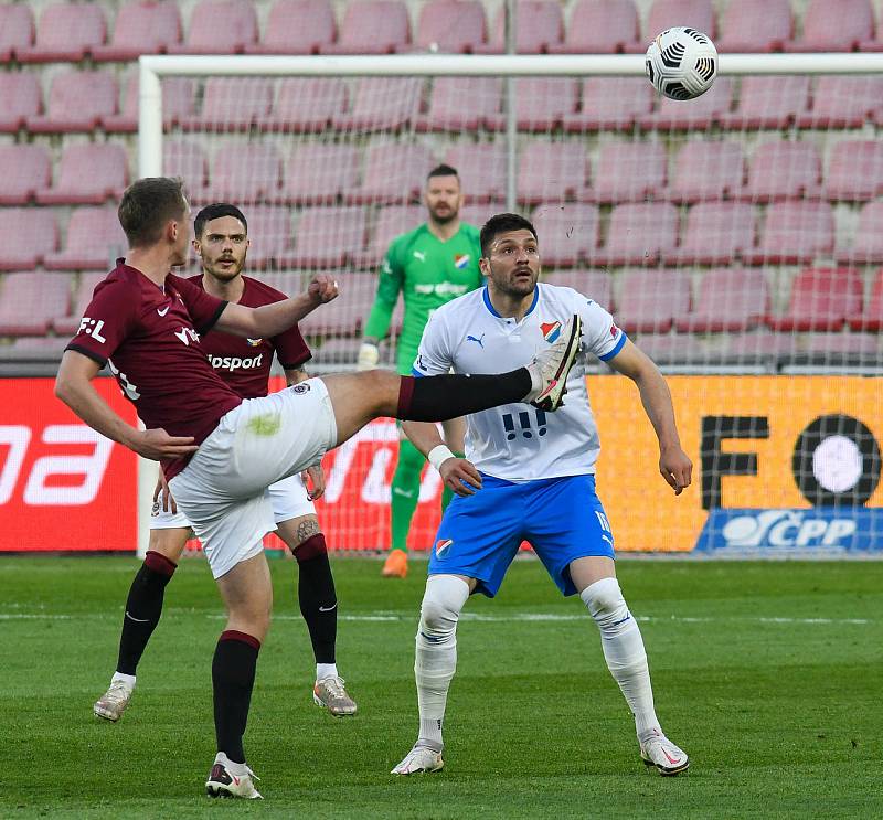 Fotbalisté Baníku Ostrava hráli na Letné proti Spartě (31. kolo FORTUNA LIGY, 9. května 2021).