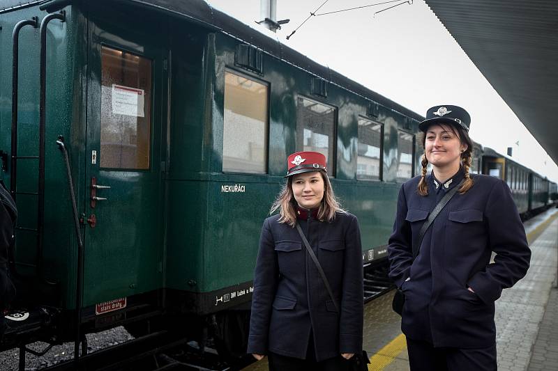 Motorová lokomotiva řady 751 - Bardotka.