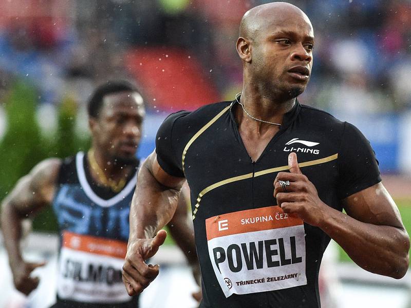 Zlatá tretra Ostrava 2015. Na snímku v popředí Asafa Powell