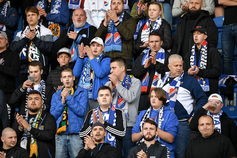 Fanoušci Baníku Ostrava při utkání 11. kola první fotbalové ligy proti Slovácku.