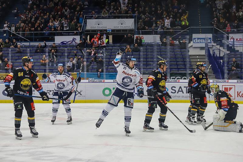 Utkání 37. kola hokejové extraligy: HC Vítkovice Ridera - HC Verva Litvínov, 17. ledna 2020 v Ostravě. Na snímku (uprostřed) Alexandre Mallet.