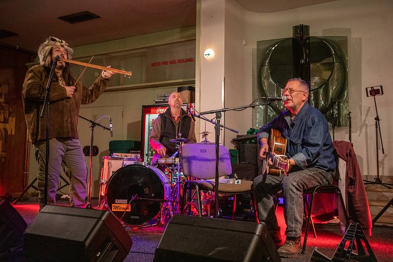 Mezinárodní festival bluesové hudby Blues Alive, 12. listopadu 2021 v Šumperku. The Turtev Brothers.