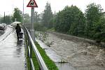 Rozbouřená řeka Bělá v Jeseníku ve středu 24.6.2009 kolem 15. hodiny