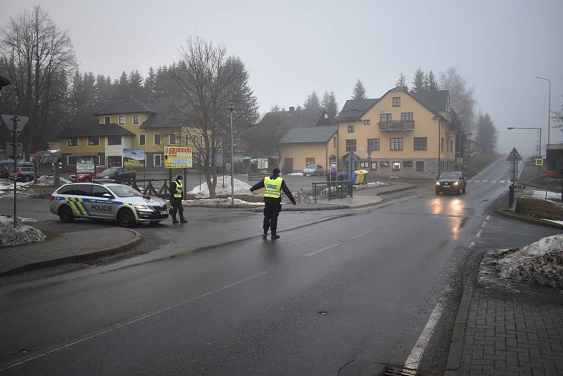 Policejní kontrola v pondělí 1. března ráno v Ostružné.