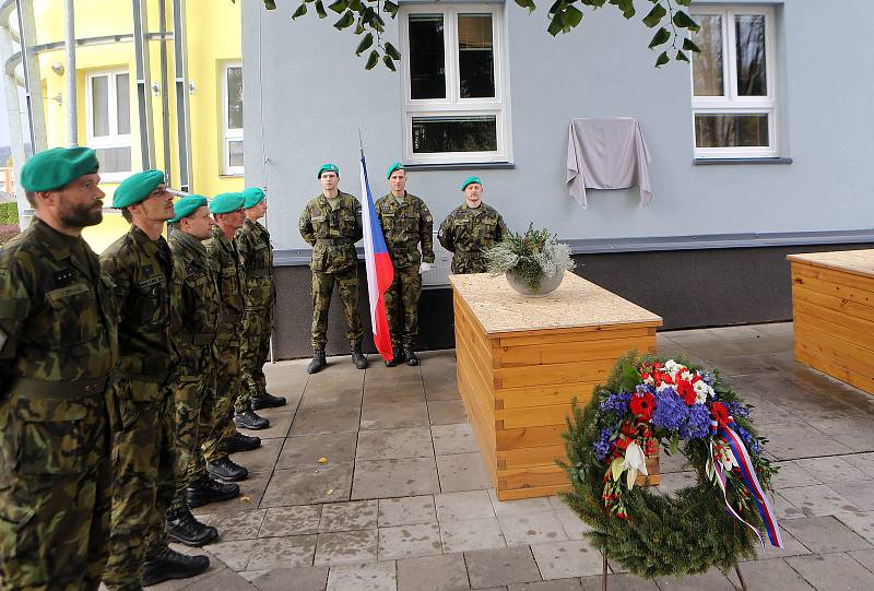 Odhalení pamětní desky vojákům 13. pěšího pluku ze Šumperku