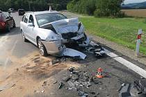 Čelní střet dvou aut u Chromče si vyžádal pět zraněných, 27. srpna 2023
