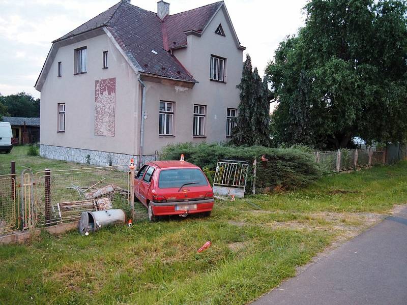 Řidič ujížděl v Mohelnici před policejní hlídkou a naboural.