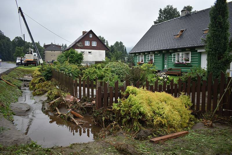 Následky bleskové povodně v Bělé pod Pradědem - horním Domašově.