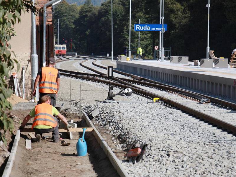 Rekonstrukce železniční stanice v Rudě nad Moravou. Září 2016