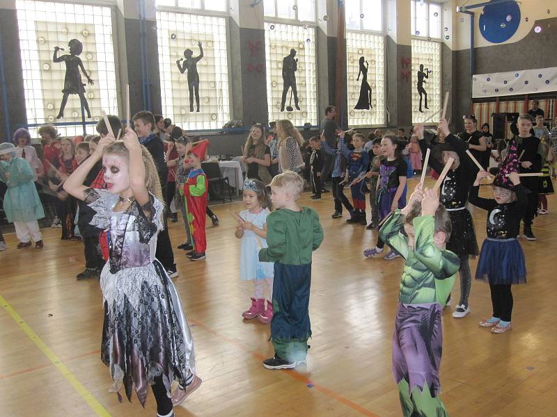 Školní maškarní ples v Zábřehu