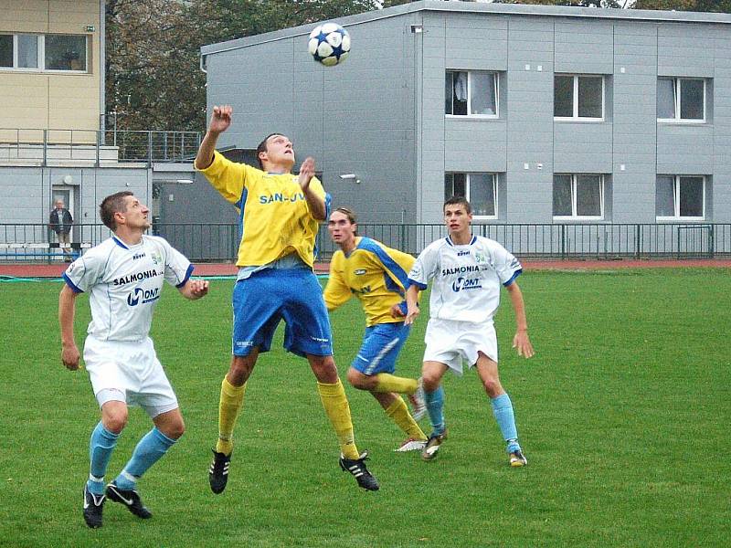 Šumperk (žluté dresy) porazil doma Petrovice