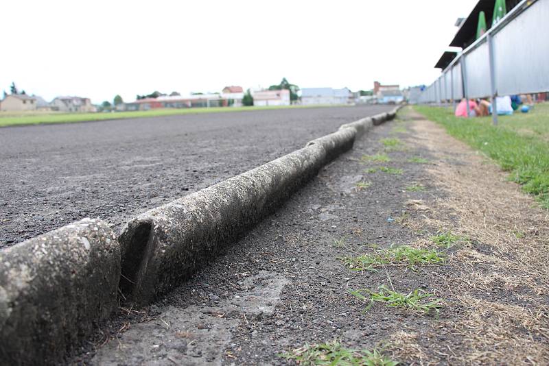 Atletický ovál a plochy pro atletické sporty na zábřežském stadionu čeká rekonstrukce.