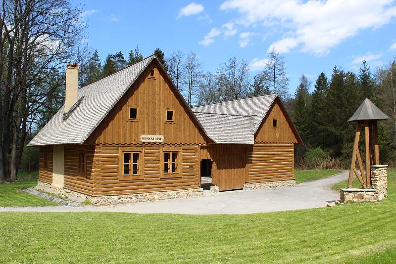 Poštovní štola ve Zlatých Horách a Zlatokopecký skanzen.