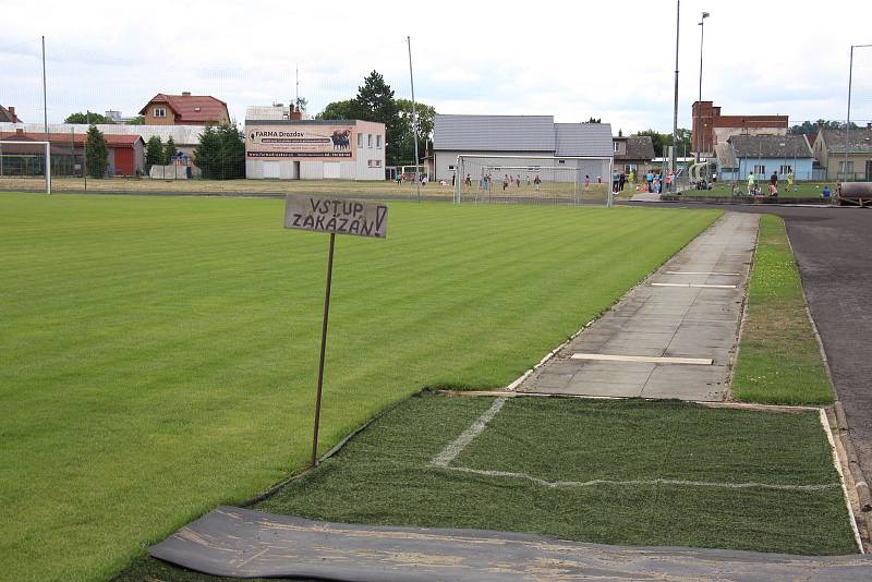 Atletický ovál a plochy pro atletické sporty na zábřežském stadionu čeká rekonstrukce.