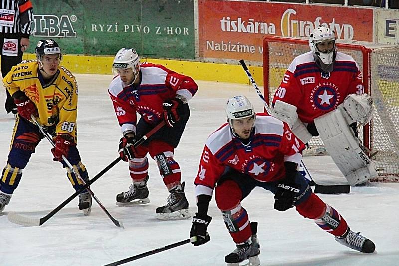 Hokej Draci - Třebíč. Draci (žluté dresy) proti Třebíči