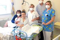 Vedení jesenické nemocnice pogratulovalo prvnímu miminku narozenému v roce 2022.