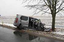 Nehoda u Újezda u Mohelnice, kde řidička narazila do stromu, 23. ledna 2024