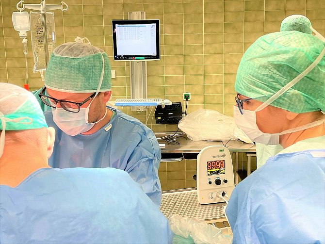 Šumperská nemocnice jako jedna z mála v České republice odstraňuje nádory prsu s pomocí magnetické detekce sentinelových uzlin.