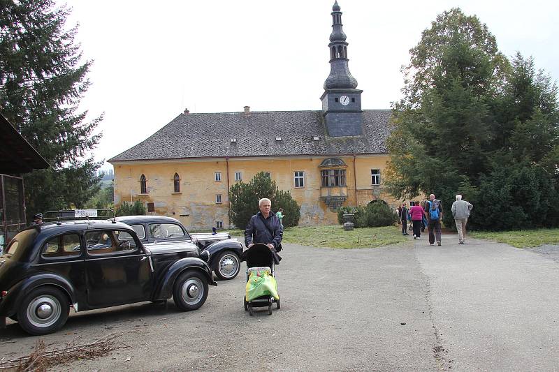 Zámek v Rudě nad Moravou si v sobotu 30. září mohla po čtvrtstoletí prohlédnout veřejnost.