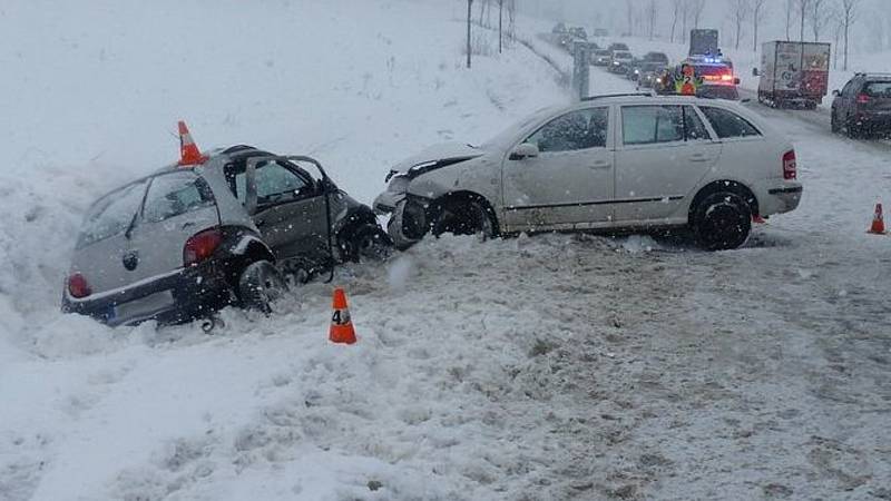 Dopravní nehoda v sobotu 13. února u Ostružné.
