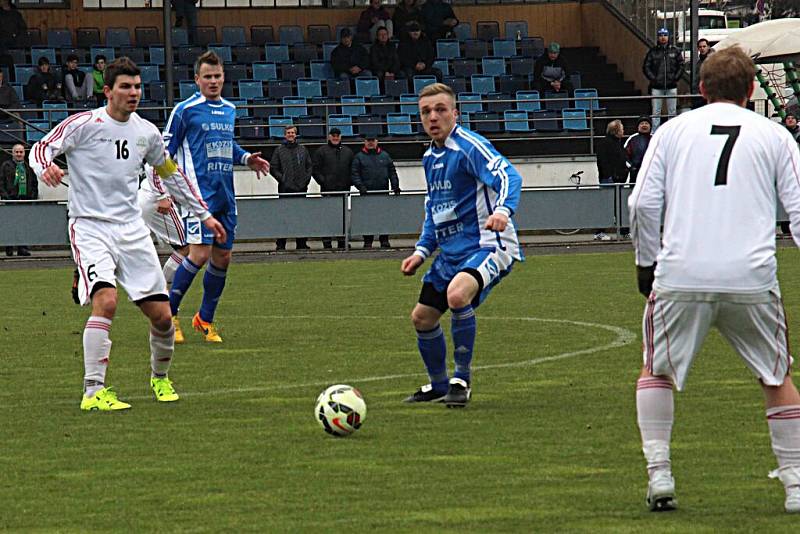 Fotbalisté Sulka Zábřeh (v modrém) proti Kojetínu