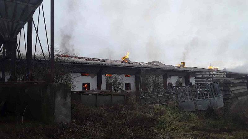 Požár zemědělského areálu v Chromči na Šumpersku