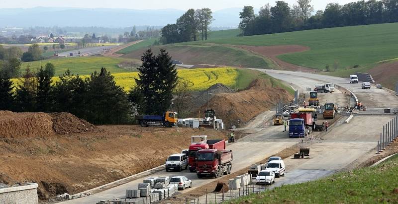 Stavba silnice I/44 Vlachov – Rájec, silniční obchvat obce Zvole