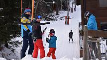 Zahájení lyžařské sezony o druhém prosincovém víkendu 2021 ve Filipovicích na Jesenicku.